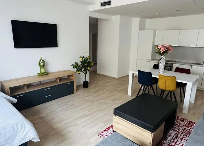 Prime Location アパート