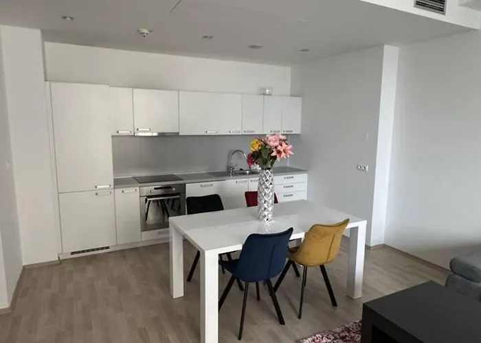 Apartment Prime Location *